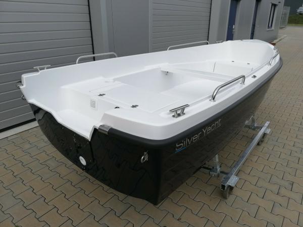 Boot 405 BASIC by SILVER YACHT